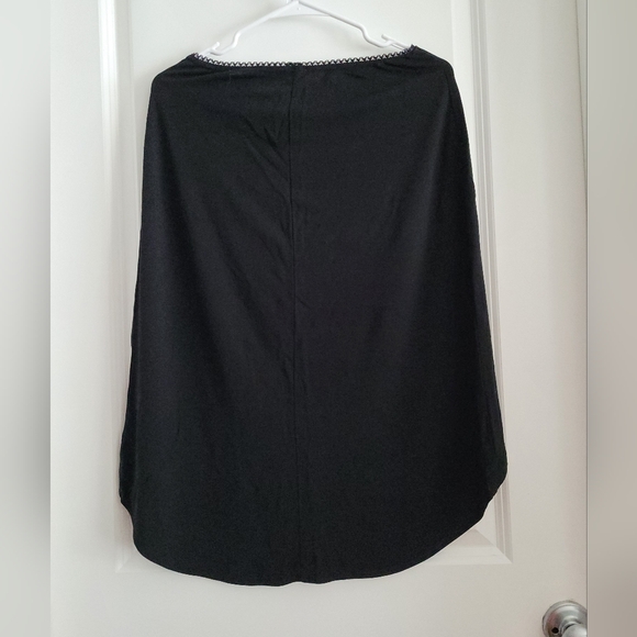 Tracks Medium Black Skirt Hi-Low - Picture 3 of 6